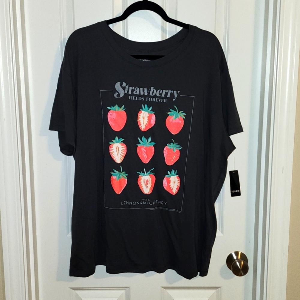 NWT Torrid Strawberry Fields Forever Beatles Band Tshirt 3x 22/24